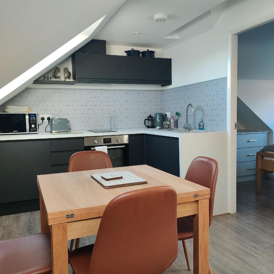 Delightful & Picturesque Modern Detached Apartment, Next To Chester Zoo, Near Park And Ride To City Centre Ngoại thất bức ảnh