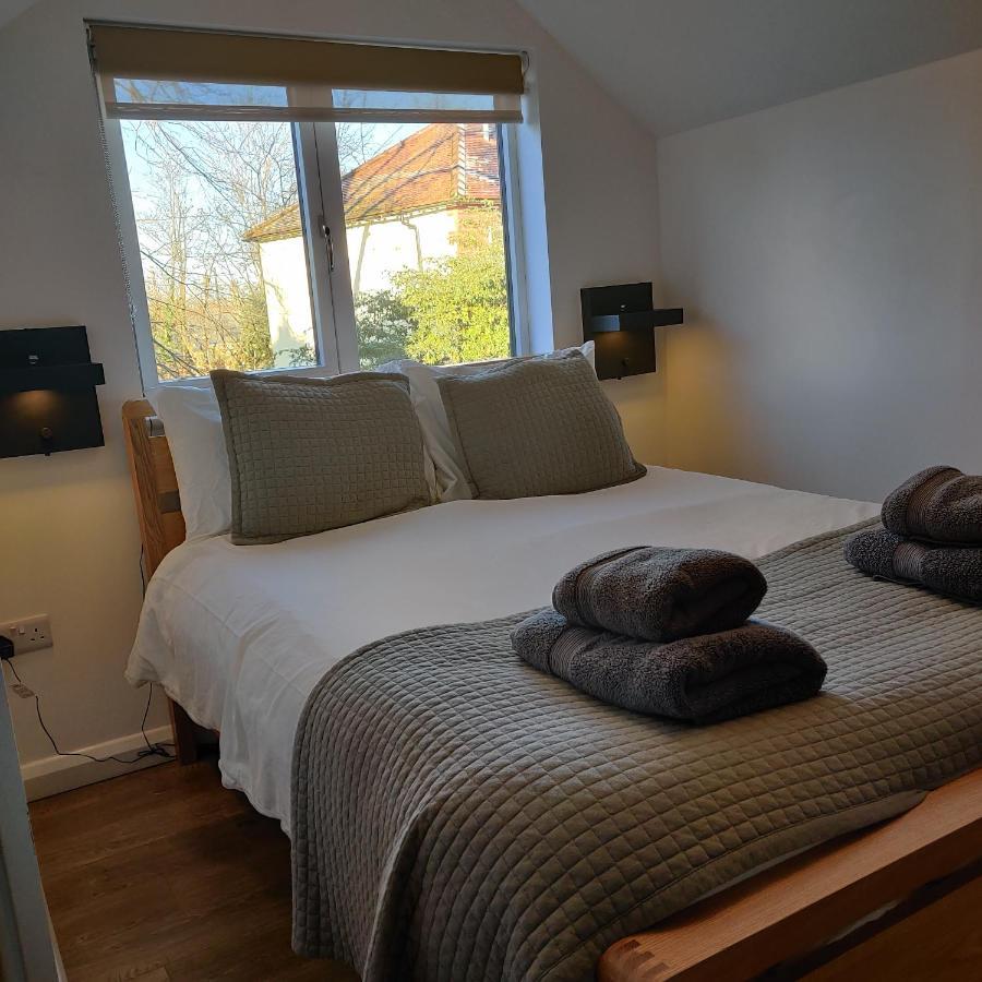 Delightful & Picturesque Modern Detached Apartment, Next To Chester Zoo, Near Park And Ride To City Centre Ngoại thất bức ảnh