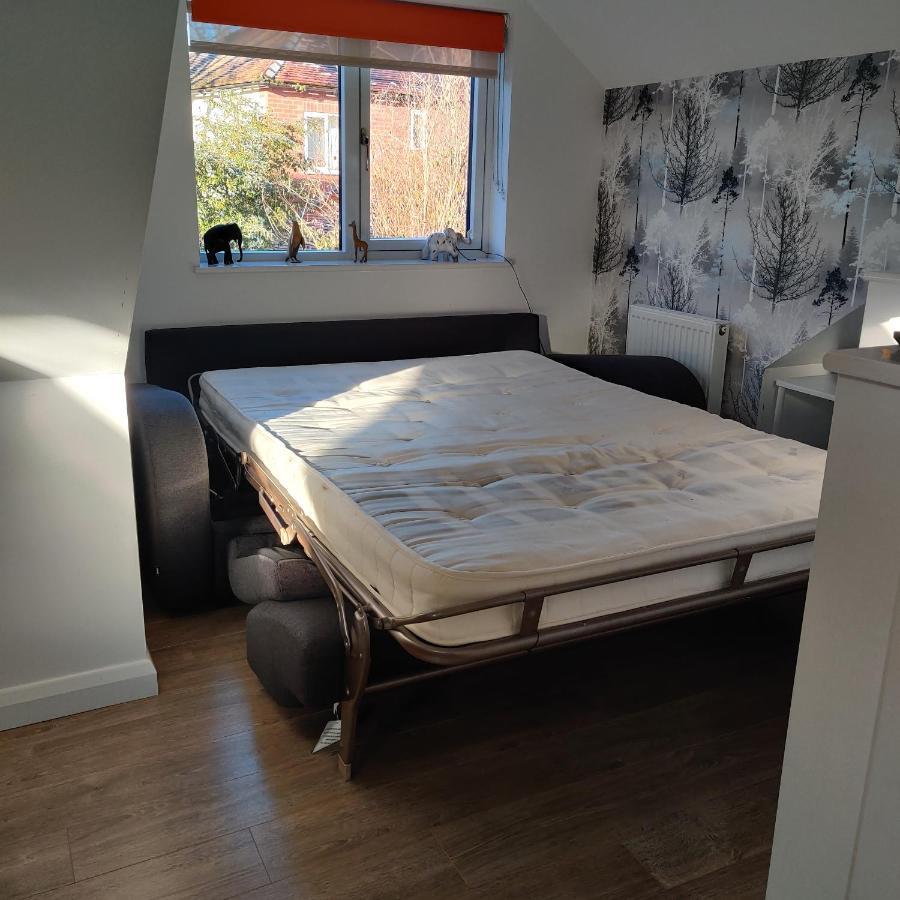 Delightful & Picturesque Modern Detached Apartment, Next To Chester Zoo, Near Park And Ride To City Centre Ngoại thất bức ảnh