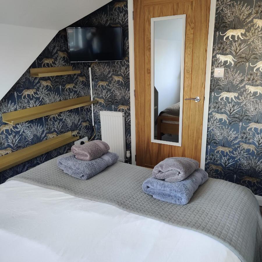 Delightful & Picturesque Modern Detached Apartment, Next To Chester Zoo, Near Park And Ride To City Centre Ngoại thất bức ảnh